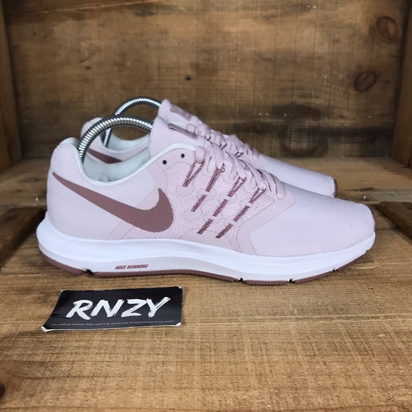 nike run swift pink